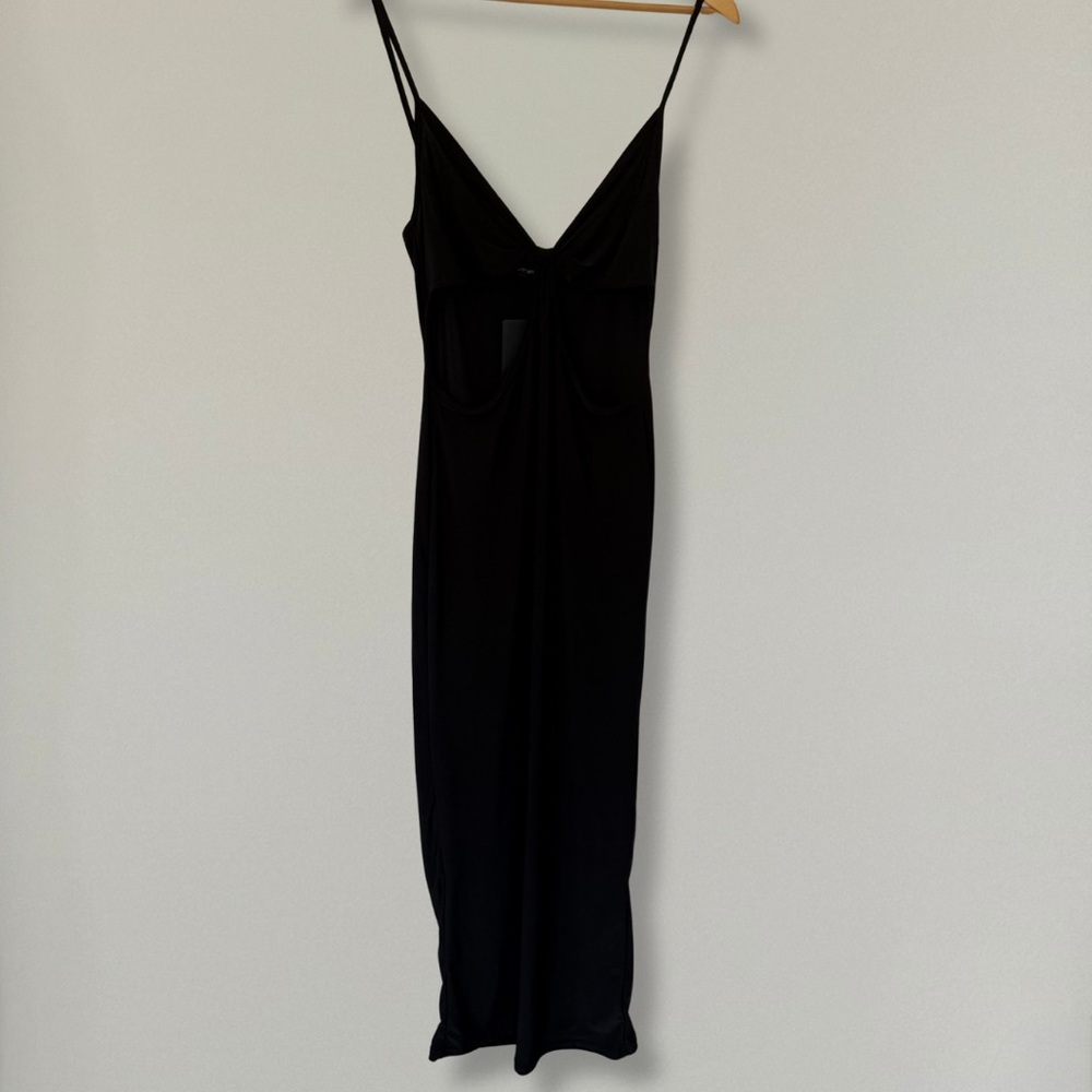 PrettyLittleThing Black Midi Dress - Picture 3 of 3